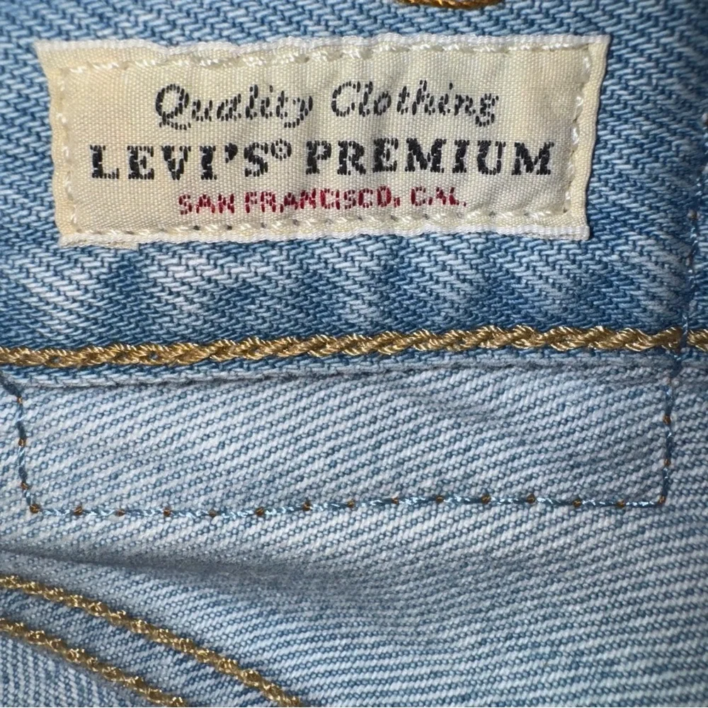 Levi’s Premium 501 Original Fit High Rise Womens Light Wash Denim Shorts Size 26 - Picture 11 of 15